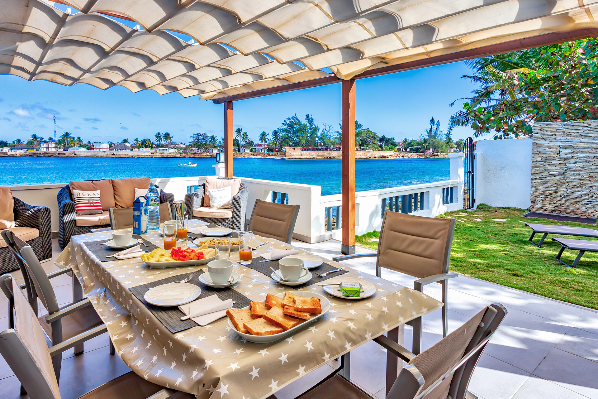 Terraza con desayuno